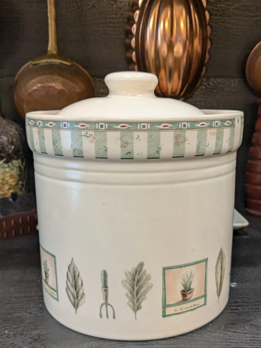Pfaltzgraff Naturewood Large Canister with Lid #502